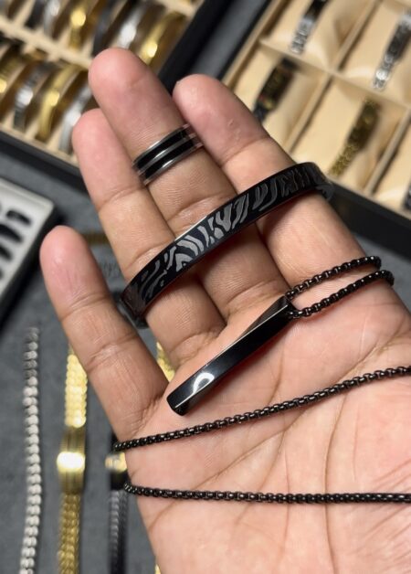 Banglalink Black Lock Bracelet with Curve Chain, Ring